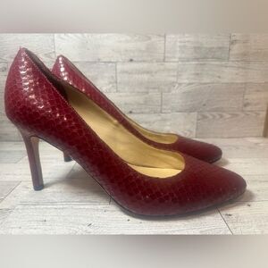 Cole Haan Burgundy snake print heels size 9b